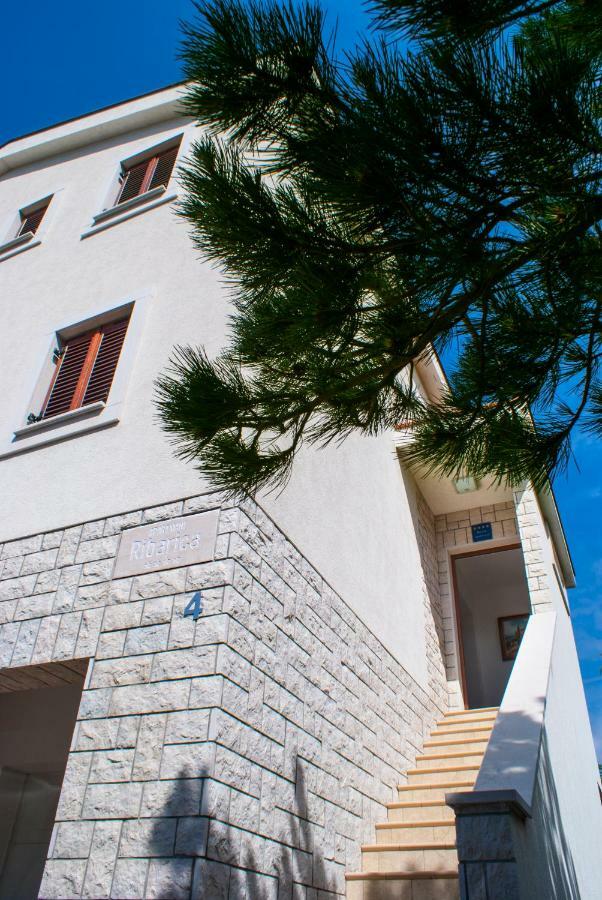 Apartmani Ribarica**** Karlobag Dış mekan fotoğraf