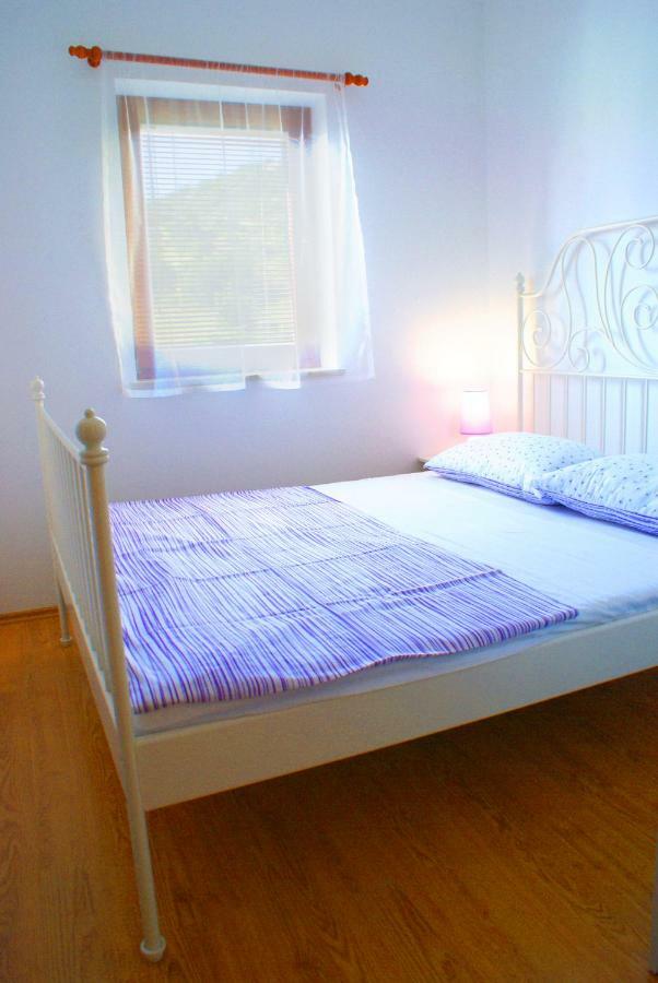 Apartmani Ribarica**** Karlobag Dış mekan fotoğraf